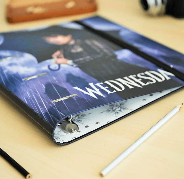 Classeur A4 4 Anneaux Mercredi Addams | Classeur Rigide 4 Anneaux, Format 27 x 32 cm |