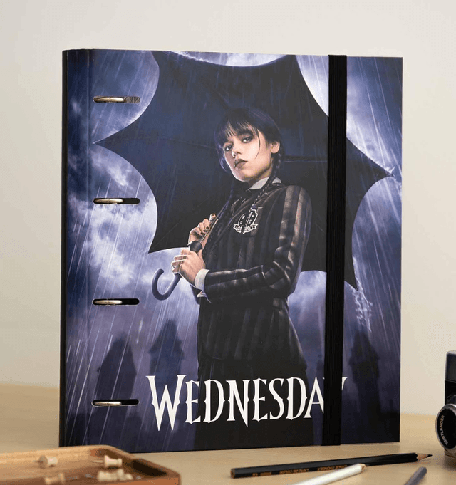 Classeur A4 4 Anneaux Mercredi Addams | Classeur Rigide 4 Anneaux, Format 27 x 32 cm |